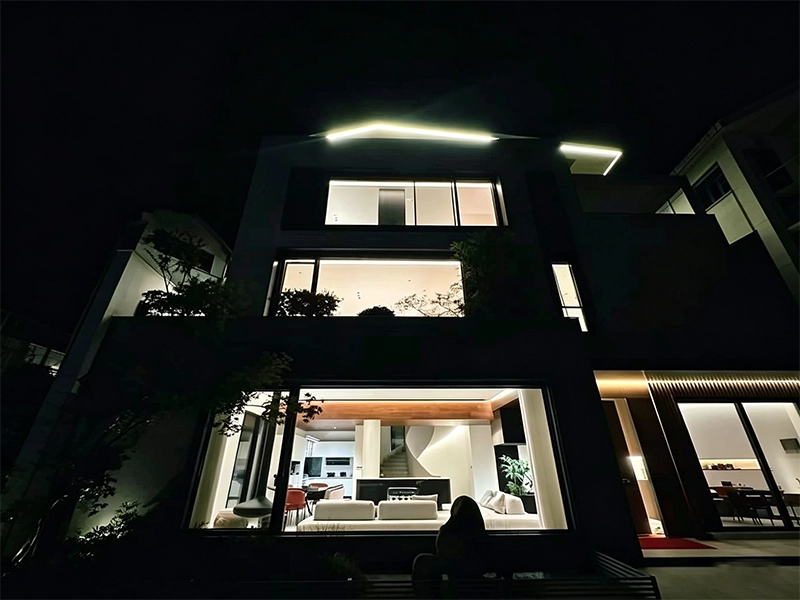 Australia Aluminum Alloy Door and Window Installation Project: Modern Home Facade Upgrade