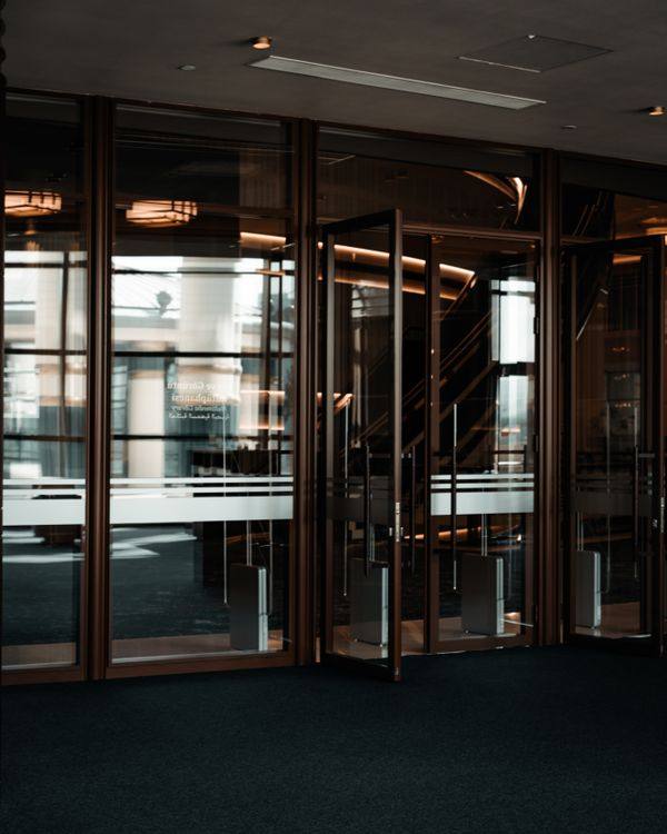 Commercial Entrance Door Hard to Open? 7 Checks