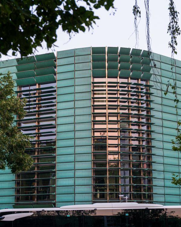 Low-E Glass Colour Looks Different? 7 Checks