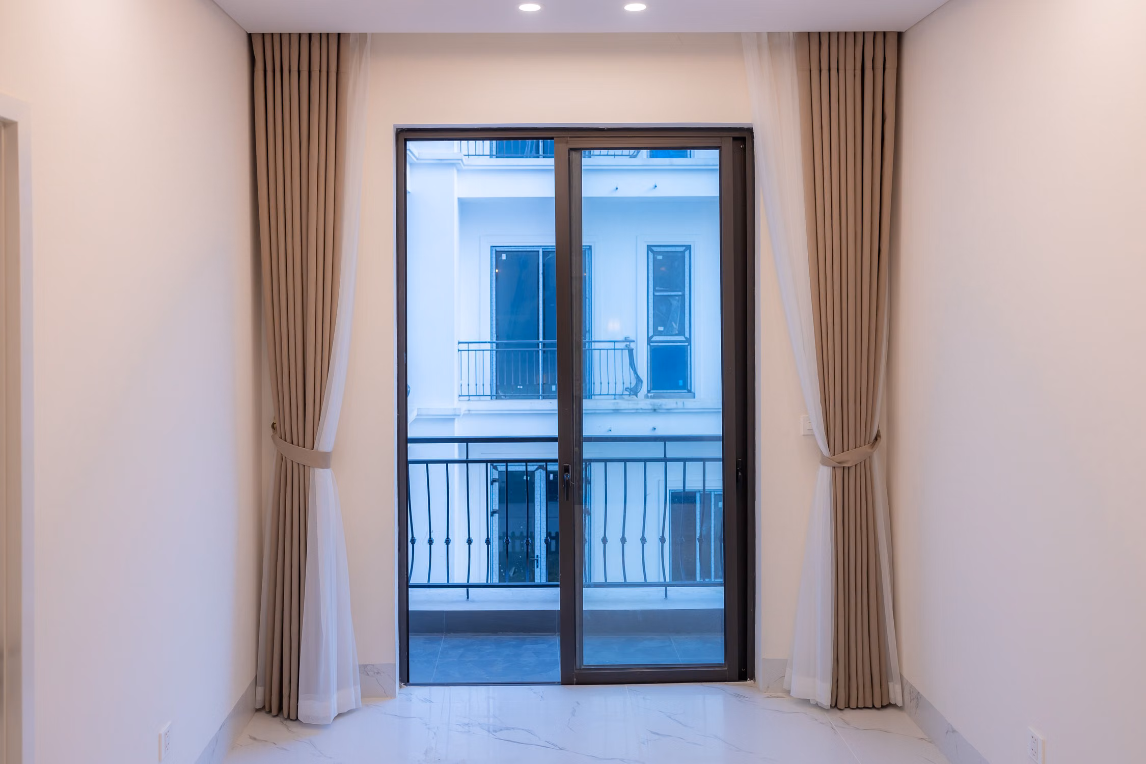 Sliding Door Keeps Coming Off Track? Causes & Fixes