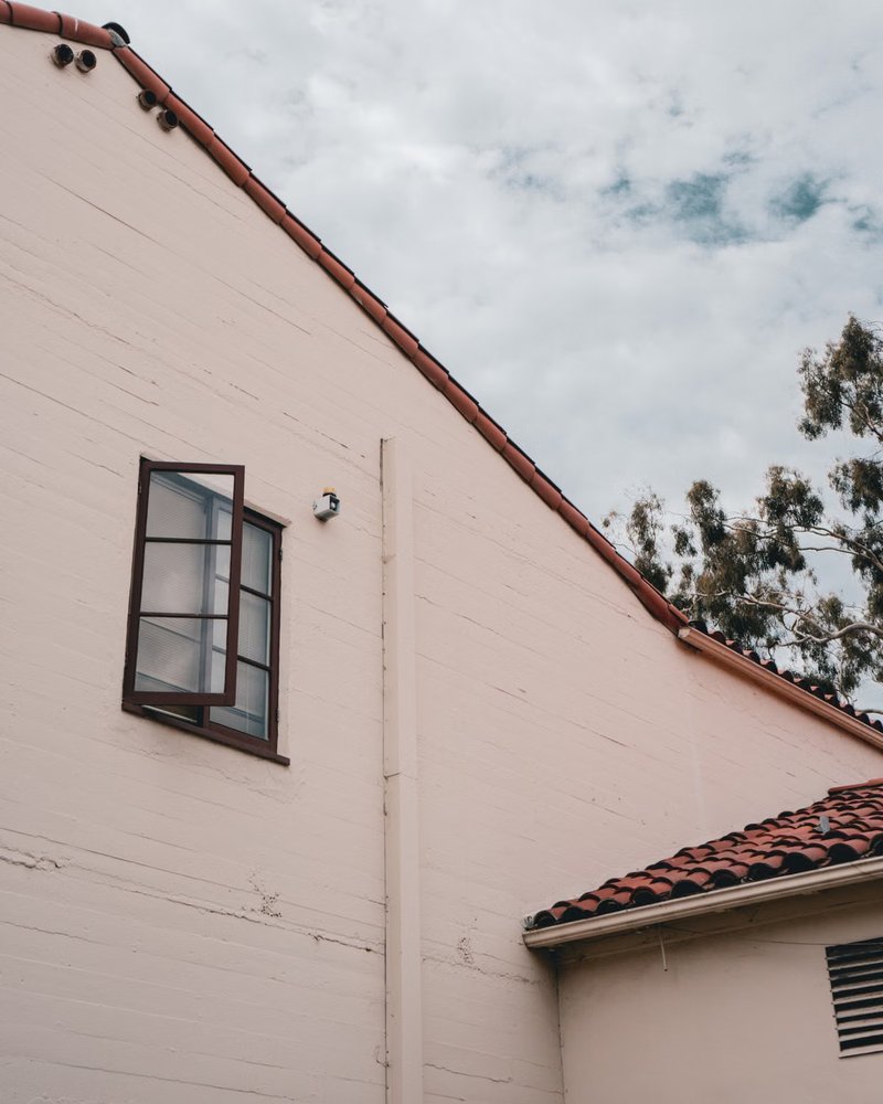 Awning Window Won’t Open or Close? 8 Causes and Fixes