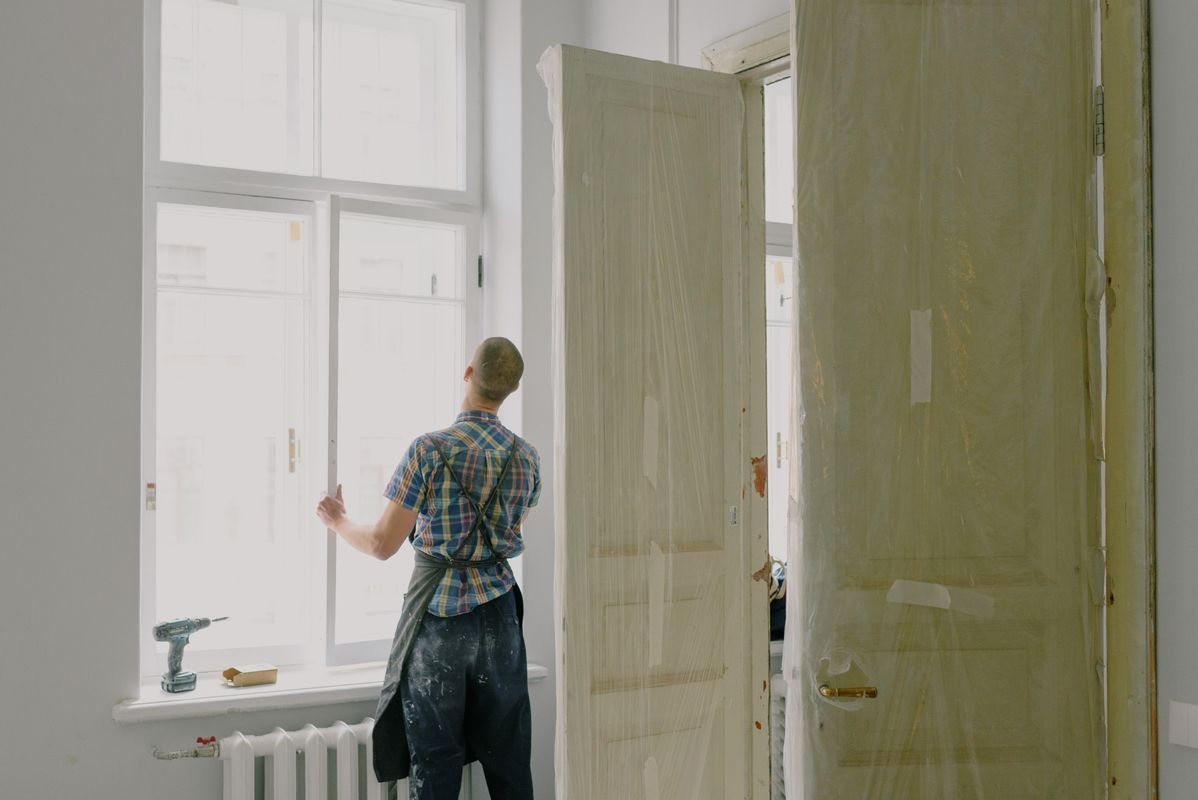 Window Weep Holes Blocked? 7 Drainage Checks