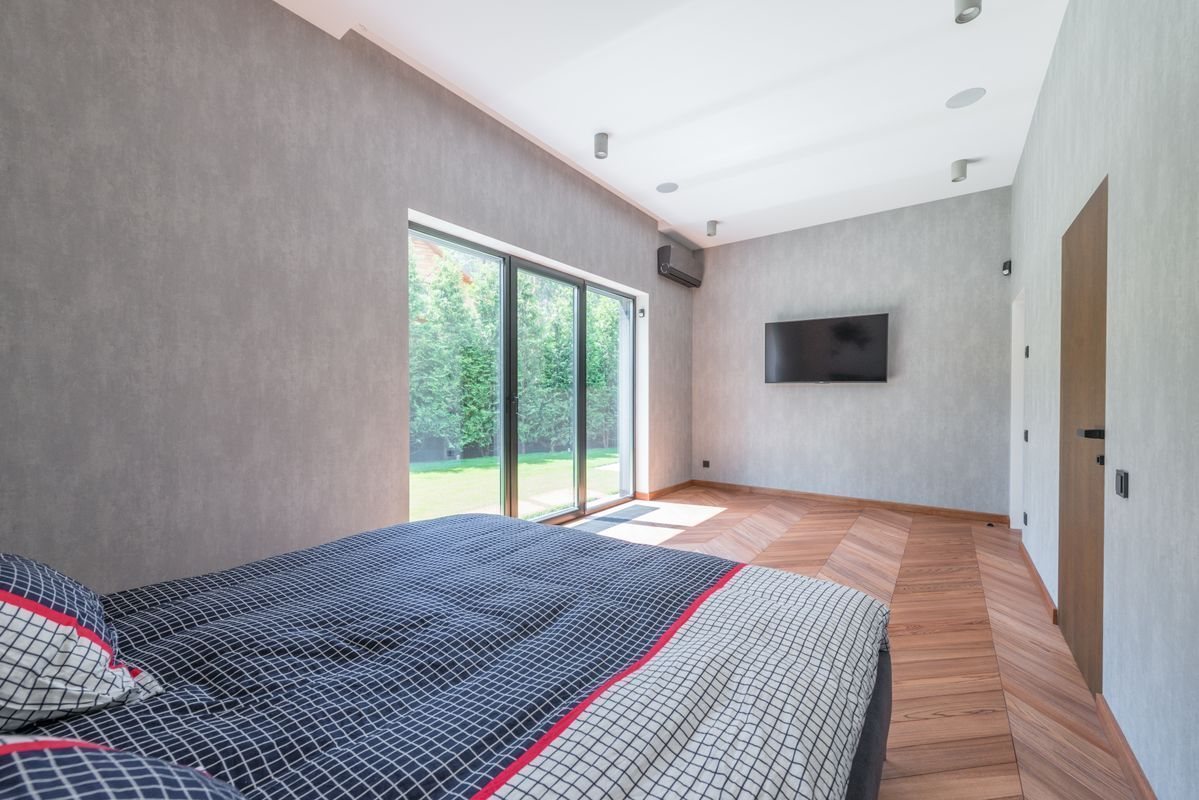 Sliding vs Casement Windows: Which Fits Your Room?