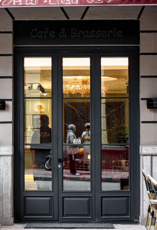 Glazed commercial entrance