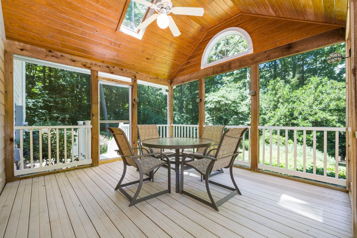 Bird-Friendly Glass for Villas: A Selection Guide