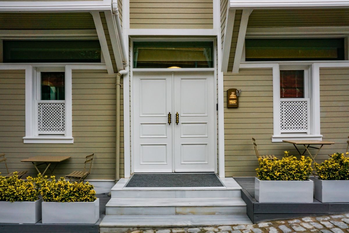 Folding Door Locking Points Won’t Engage? Next Steps