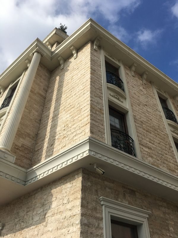 Window Sealant Staining Stone? Diagnose the Interface